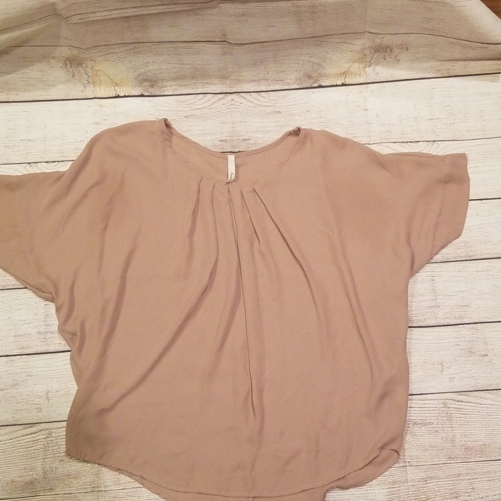 Two blouses - Picture 2 of 3